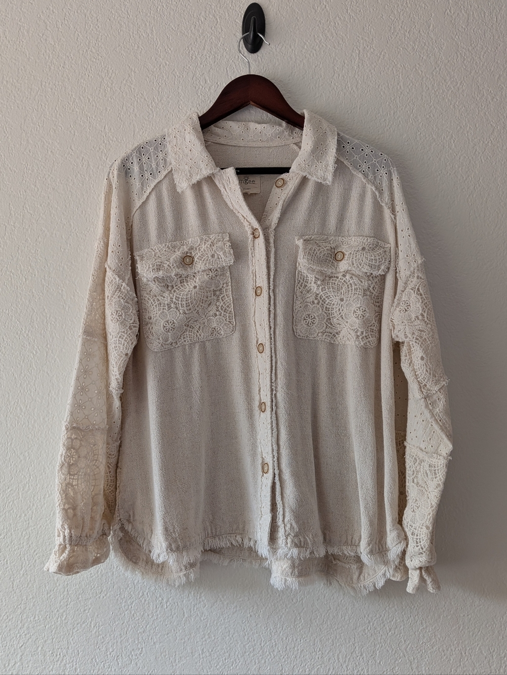 Umgee Linen Lace Crochet Long Sleeve Button Front Collard Cream Colored Top M